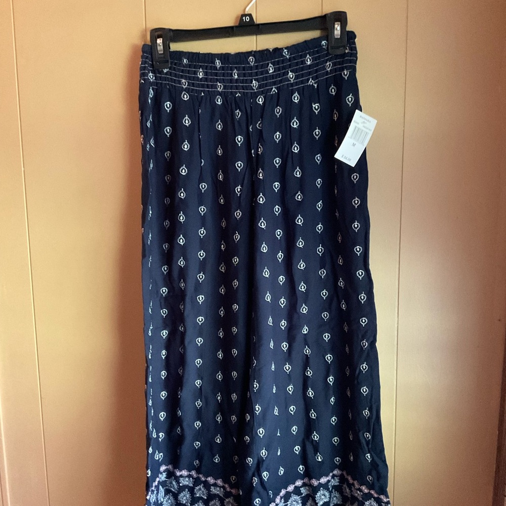 Wide leg Capri type pants